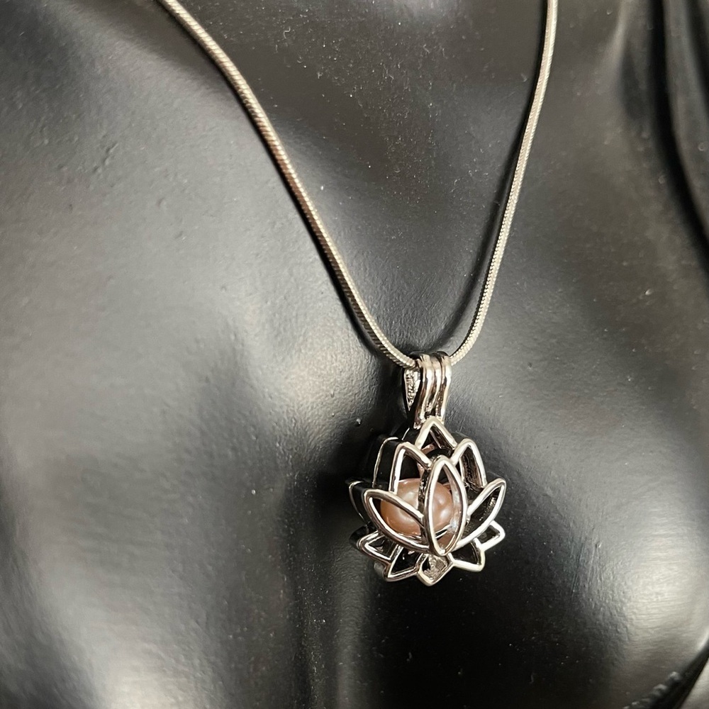 Pearl lotus locket silver tone necklace - Picture 3 of 5